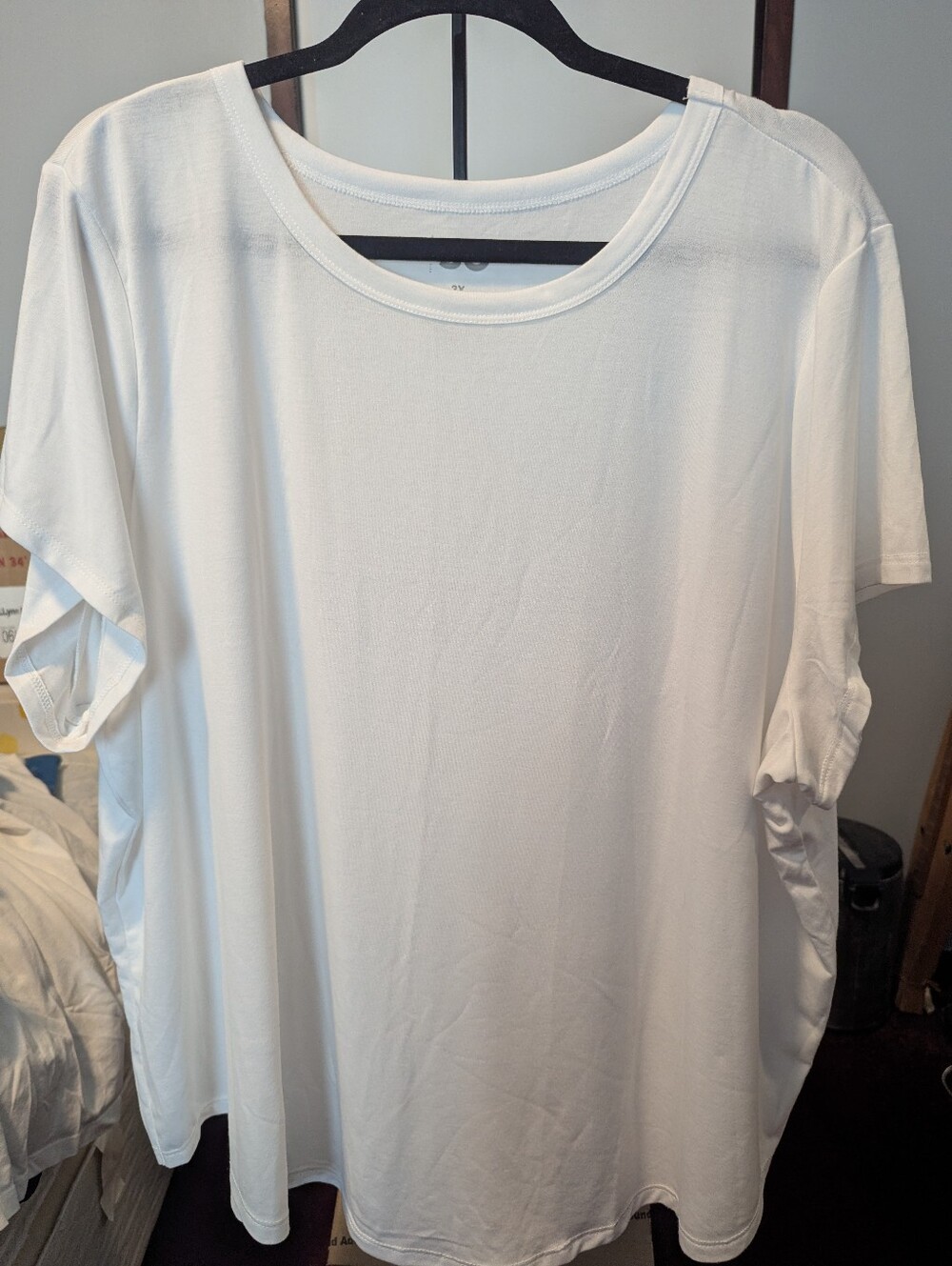 SO White Scoop Neck Short Sleeve Tee
